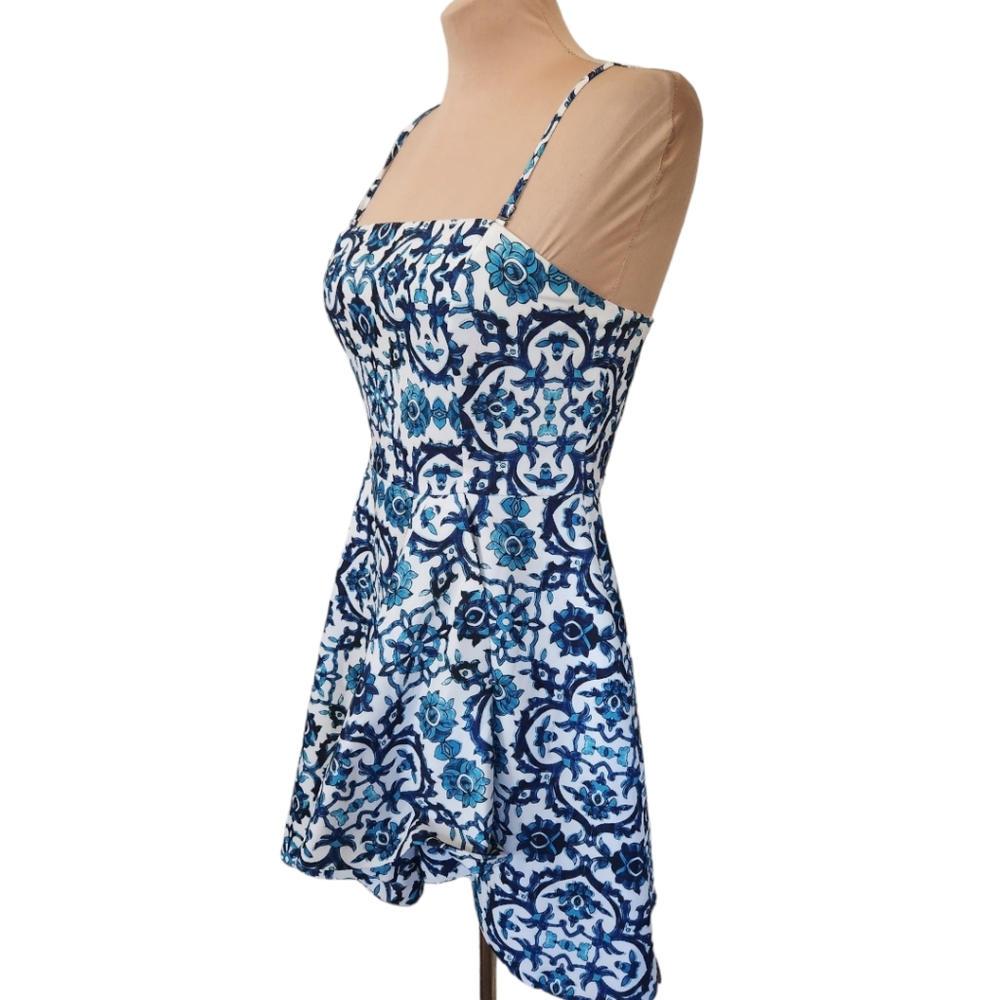 STYLESTALKER Blue & White Delft Pattern Mini Sundress - Size M - Picture 6 of 15